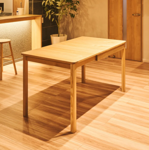 後悔しないタモ材ダイニングテーブルの選び方