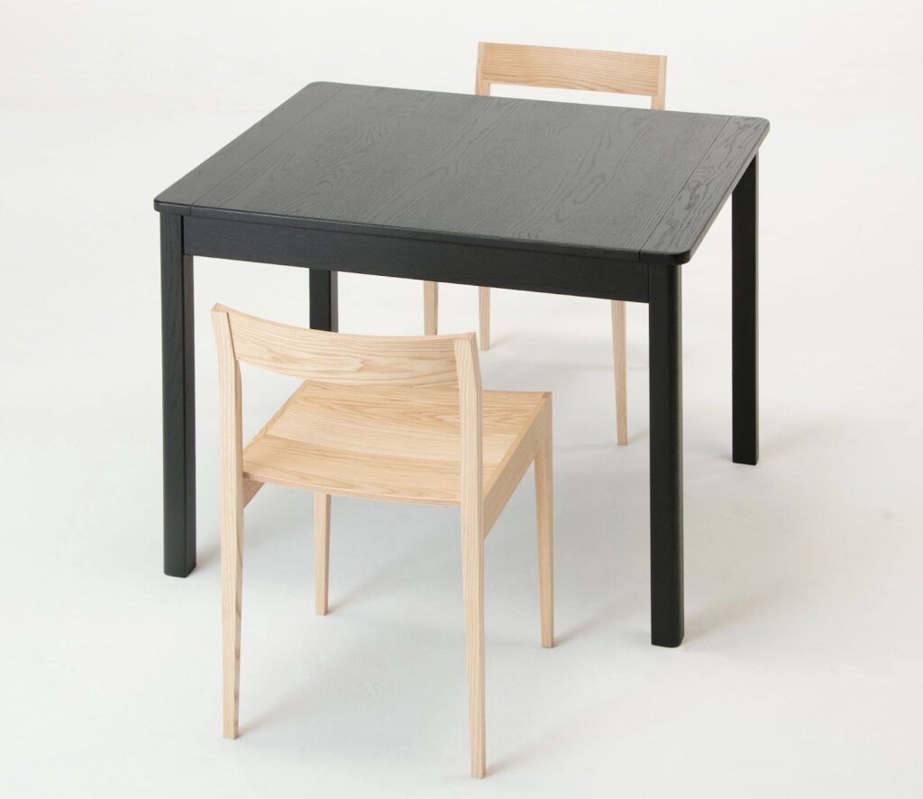 失敗せずに黒いダイニングテーブルを選ぶなら「伸長式」