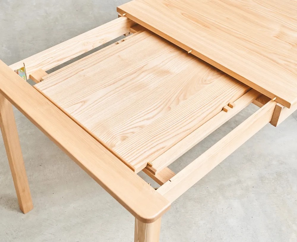 6畳・1LDKの救世主！「伸長式ダイニングテーブル」が選ばれる理由